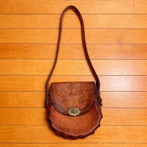 Vintage Hand Tooled Butterfly Boho Mexico Leather Shoulder Handbag Purse